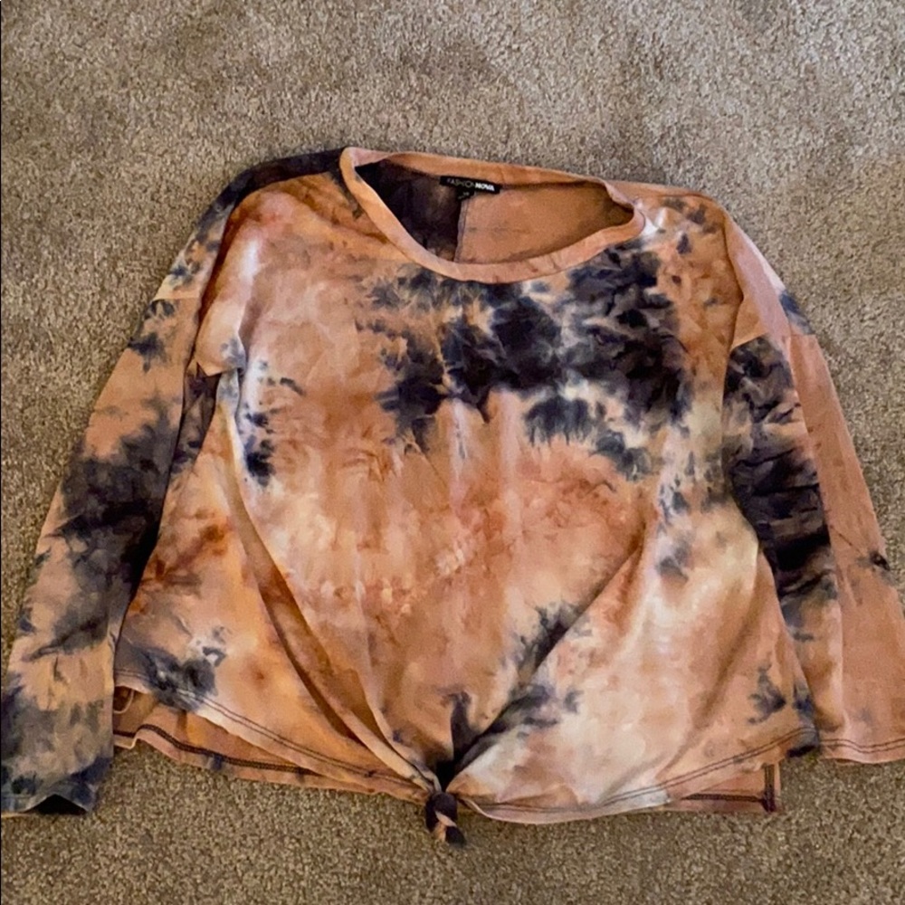 A fashion nova t-Shirt